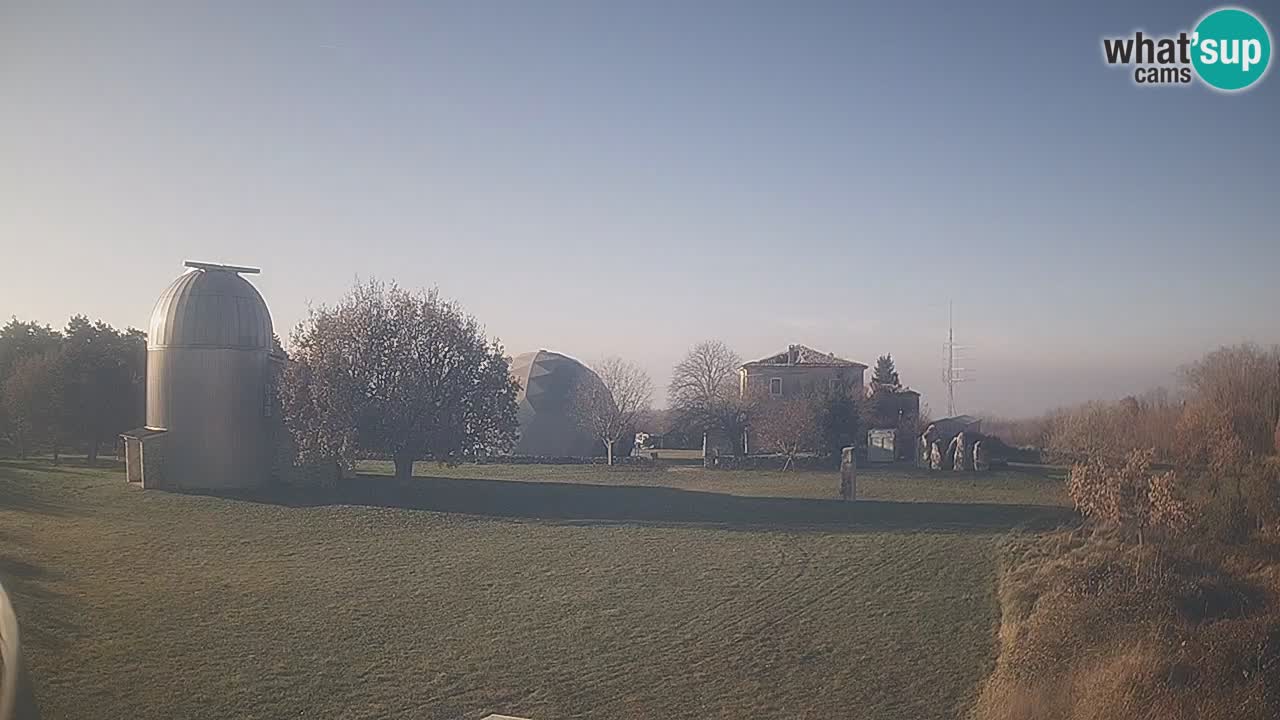 Observatorij Višnjan spletna kamera – Odkrivajte nebo, asteroide, komete in meteorite