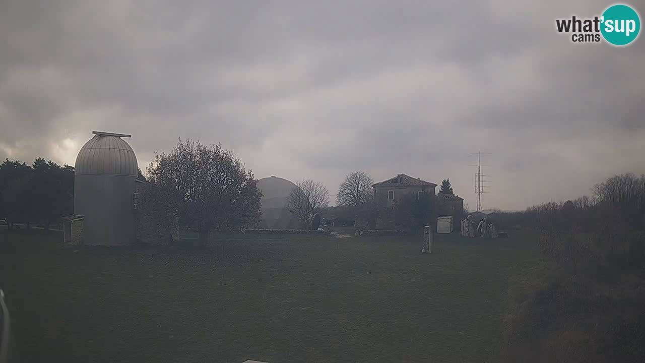 Webcam en direct de l’Observatoire de Višnjan – Explorez le ciel, les astéroïdes, les comètes et les météoroïdes