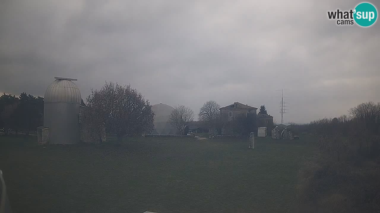 Višnjan-Observatorium Live Webcam – Explore the Sky, Asteroids, Comets, and Meteoroids