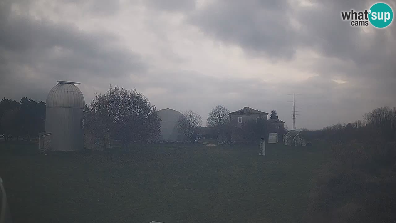 Webcam en direct de l’Observatoire de Višnjan – Explorez le ciel, les astéroïdes, les comètes et les météoroïdes