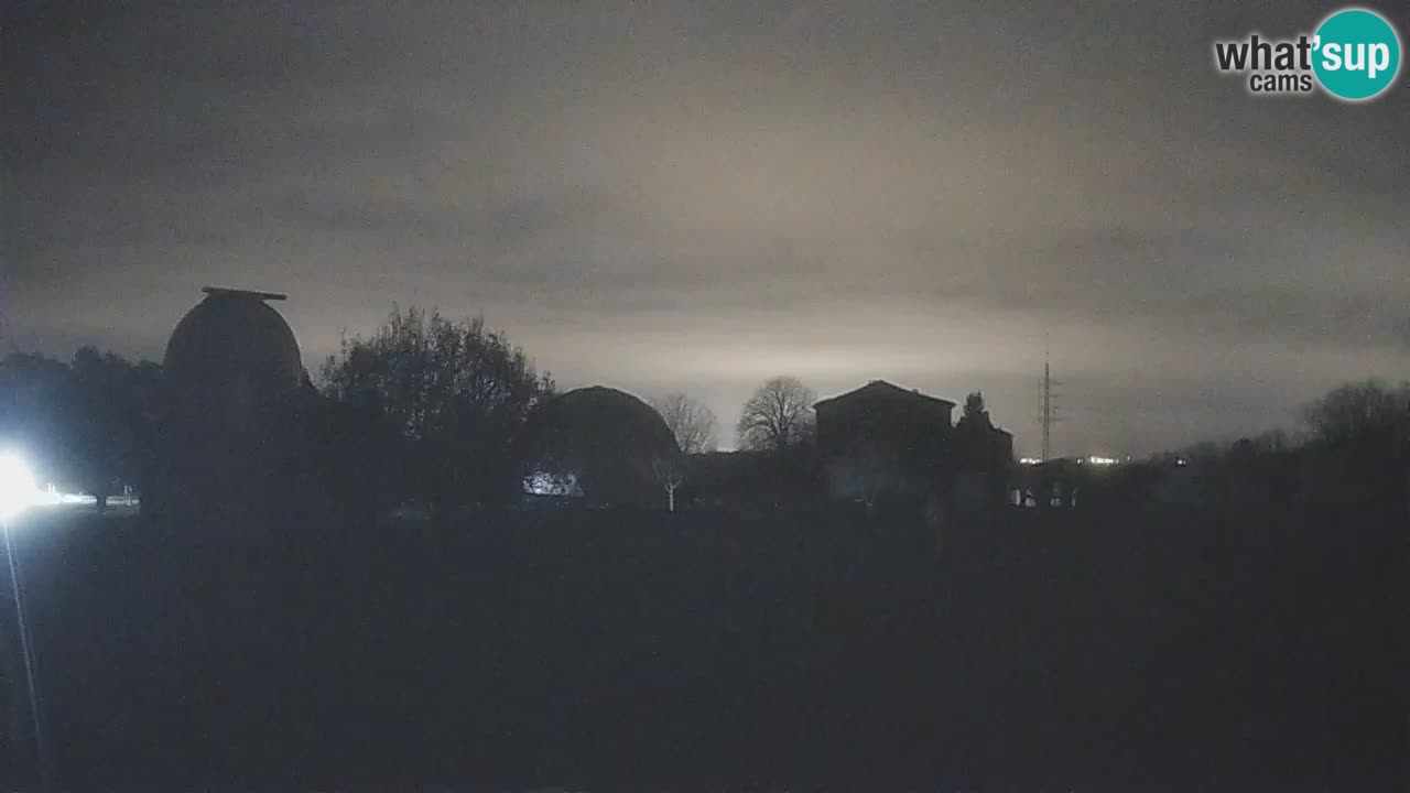 Višnjan-Observatorium Live Webcam – Explore the Sky, Asteroids, Comets, and Meteoroids