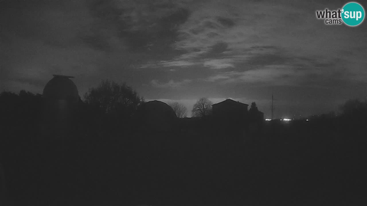 Višnjan-Observatorium Live Webcam – Explore the Sky, Asteroids, Comets, and Meteoroids