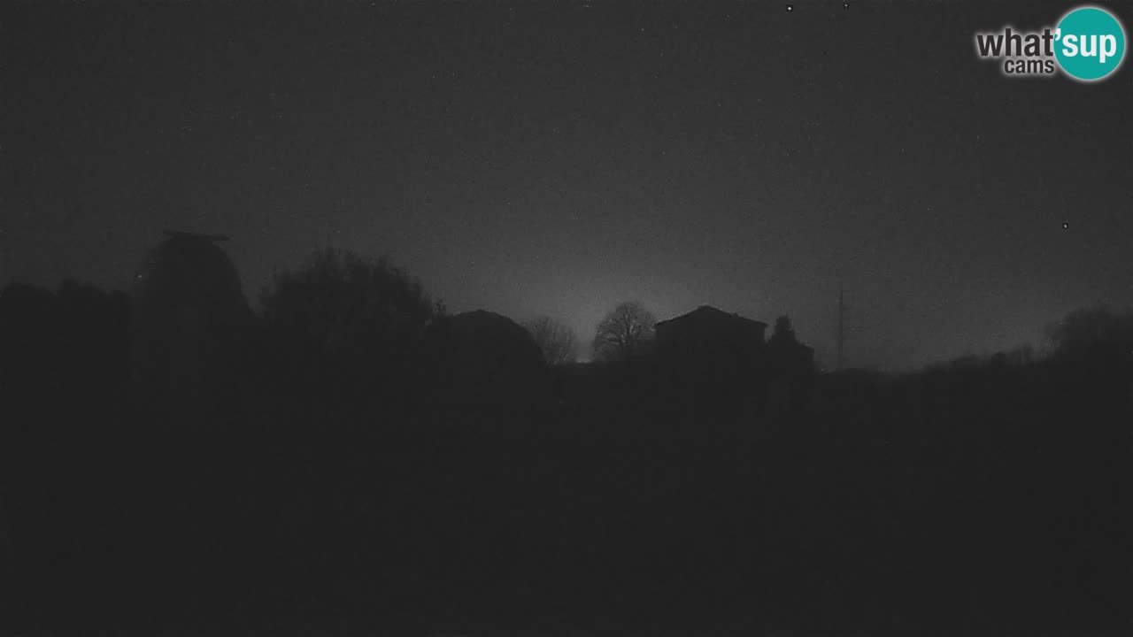 Observatorij Višnjan spletna kamera – Odkrivajte nebo, asteroide, komete in meteorite