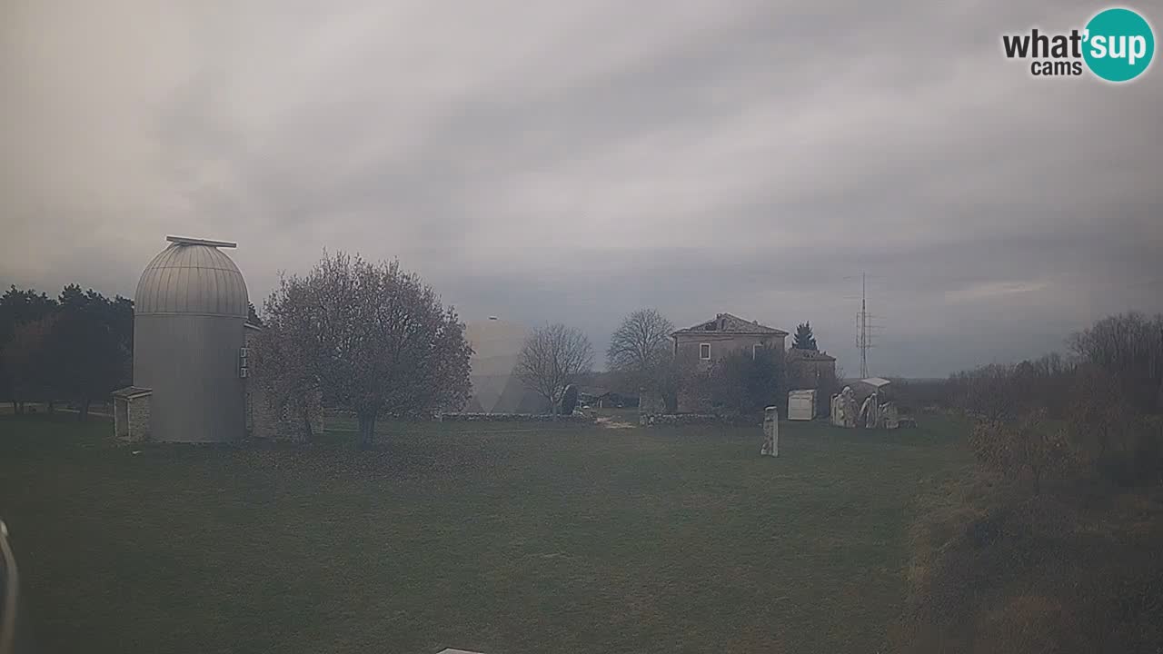 Cámara web en vivo del Observatorio de Višnjan: explora el cielo, los asteroides, cometas y meteoroides