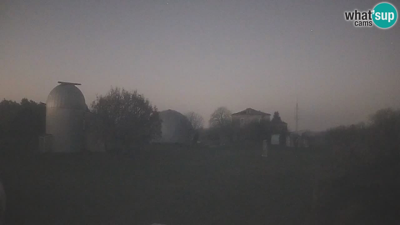 Višnjan-Observatorium Live Webcam – Explore the Sky, Asteroids, Comets, and Meteoroids