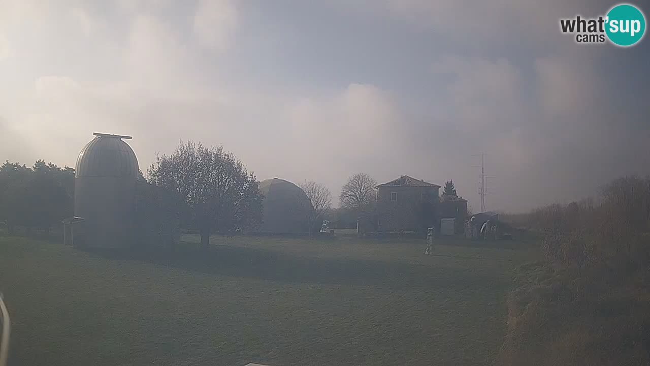 Webcam en direct de l’Observatoire de Višnjan – Explorez le ciel, les astéroïdes, les comètes et les météoroïdes