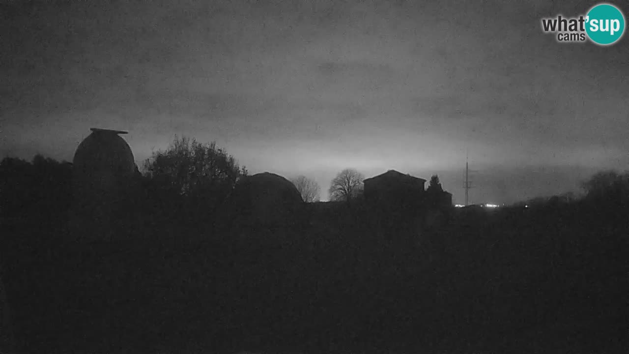 Višnjan-Observatorium Live Webcam – Explore the Sky, Asteroids, Comets, and Meteoroids