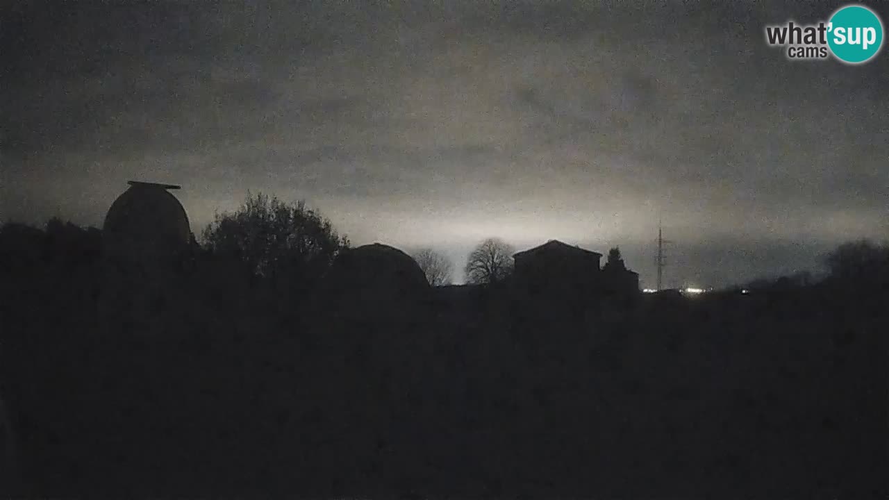 Višnjan-Observatorium Live Webcam – Explore the Sky, Asteroids, Comets, and Meteoroids
