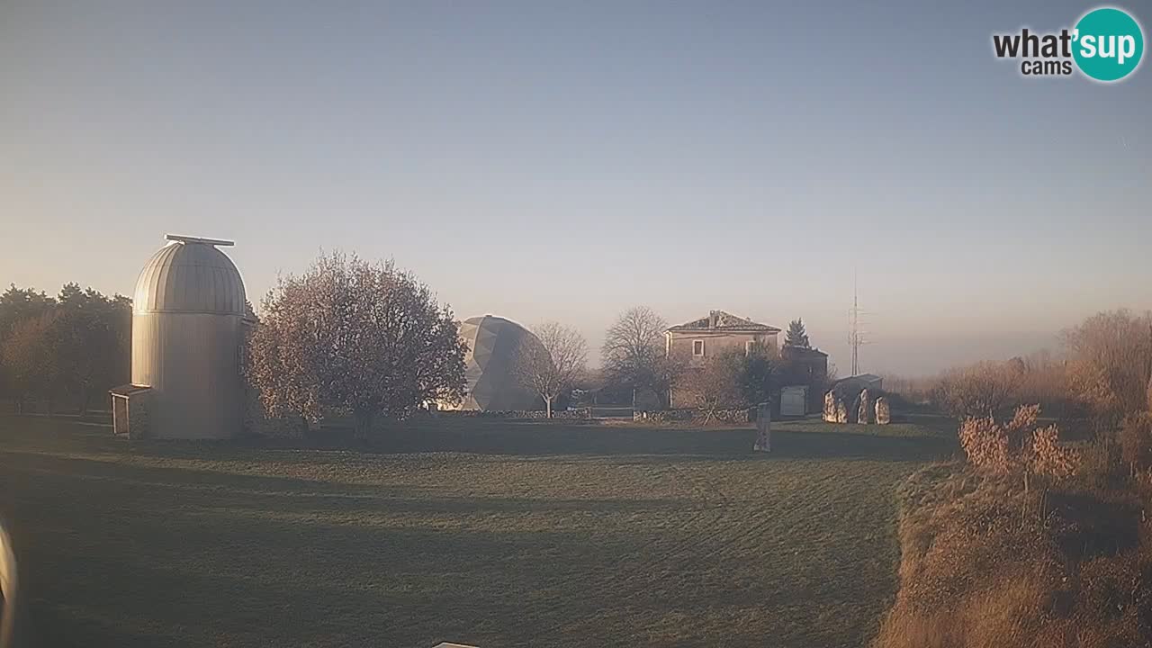 Cámara web en vivo del Observatorio de Višnjan: explora el cielo, los asteroides, cometas y meteoroides