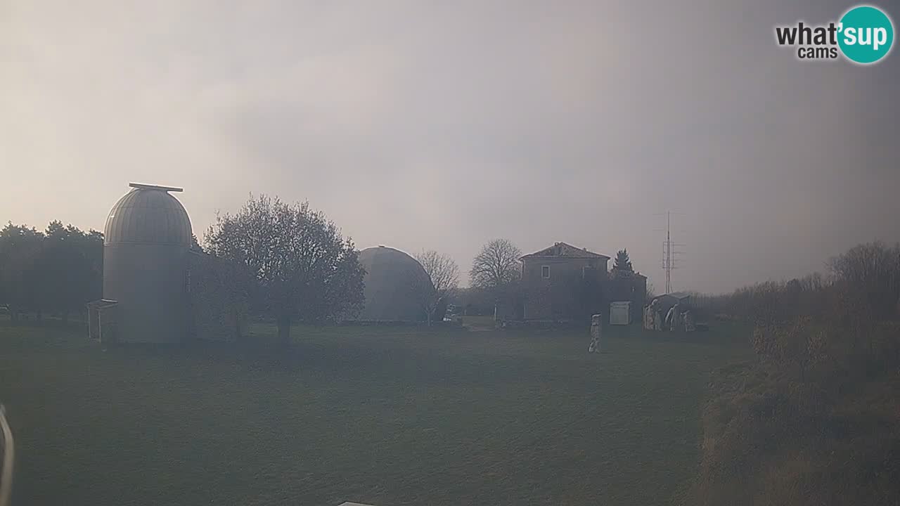 Višnjan-Observatorium Live Webcam – Explore the Sky, Asteroids, Comets, and Meteoroids