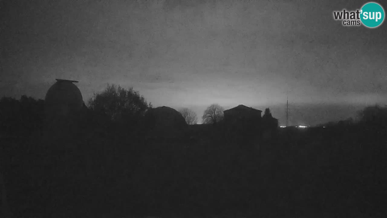 Cámara web en vivo del Observatorio de Višnjan: explora el cielo, los asteroides, cometas y meteoroides