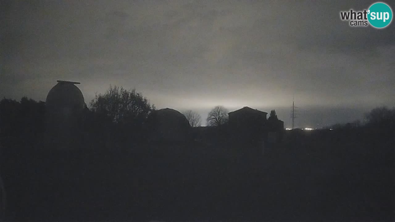 Webcam en direct de l’Observatoire de Višnjan – Explorez le ciel, les astéroïdes, les comètes et les météoroïdes