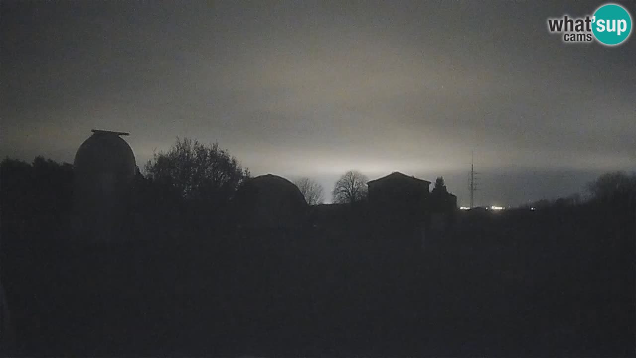 Višnjan-Observatorium Live Webcam – Explore the Sky, Asteroids, Comets, and Meteoroids