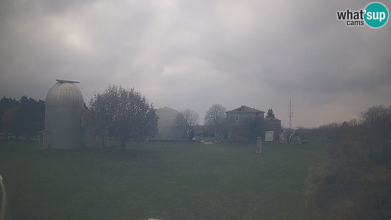 Observatorij Višnjan spletna kamera – Odkrivajte nebo, asteroide, komete in meteorite