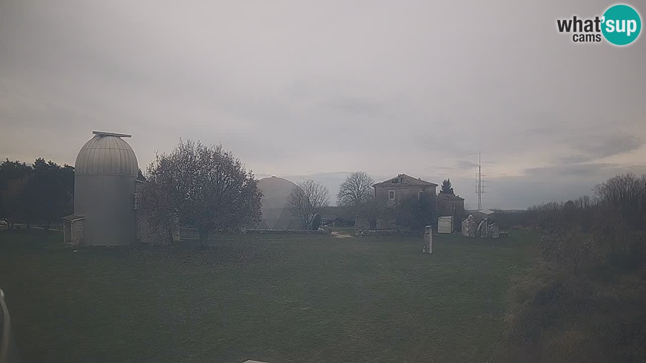 Višnjan-Observatorium Live Webcam – Explore the Sky, Asteroids, Comets, and Meteoroids