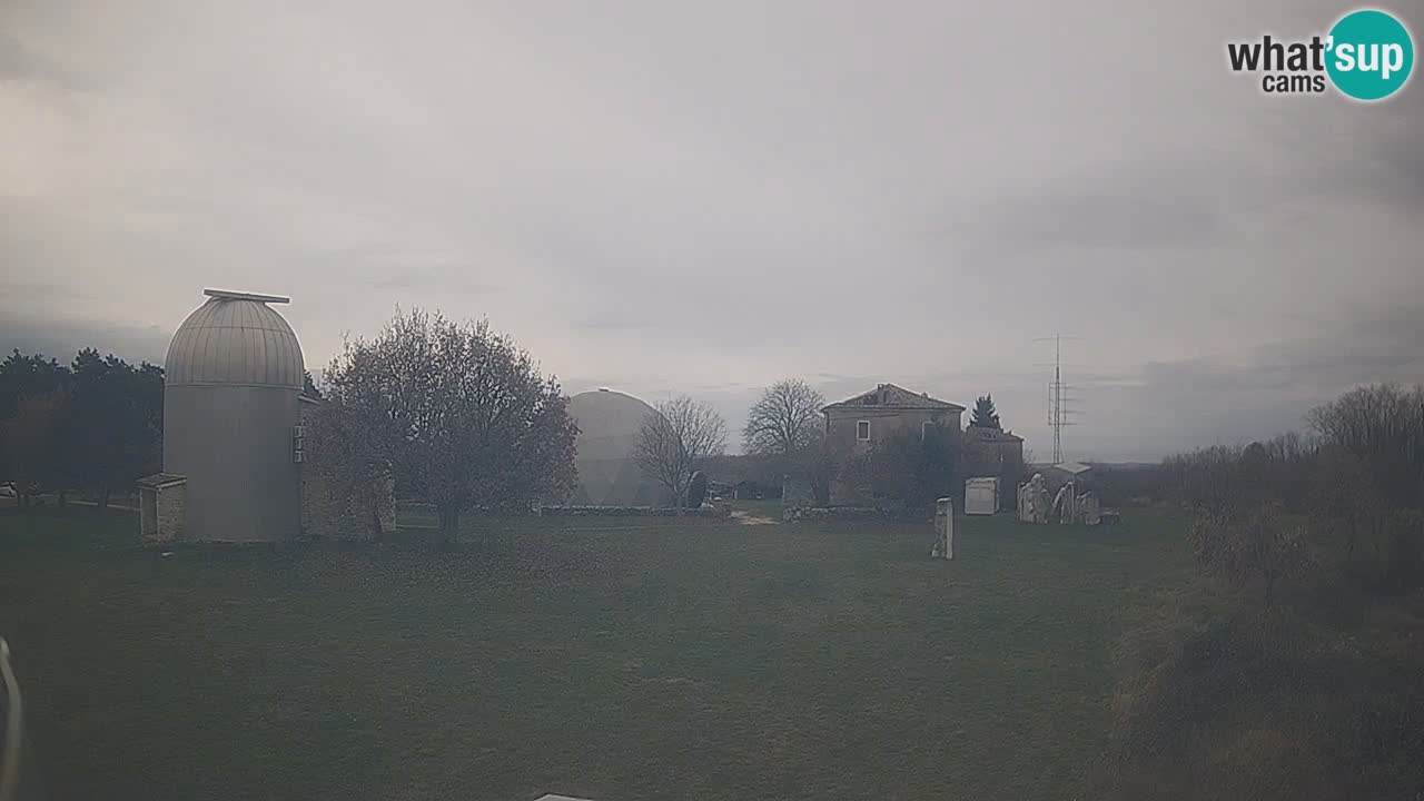 Cámara web en vivo del Observatorio de Višnjan: explora el cielo, los asteroides, cometas y meteoroides