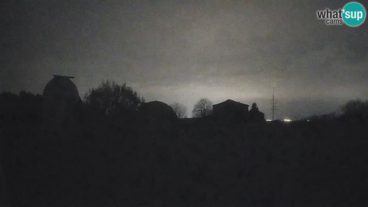 Višnjan-Observatorium Live Webcam – Explore the Sky, Asteroids, Comets, and Meteoroids