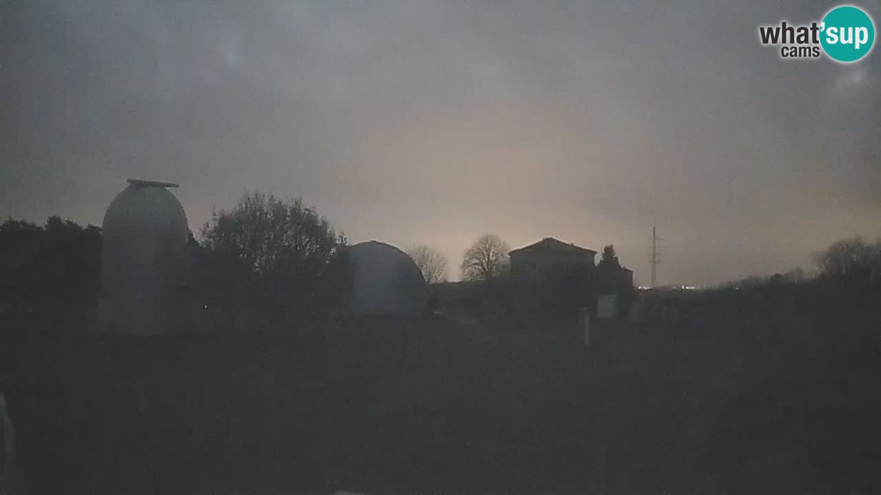 Webcam en direct de l’Observatoire de Višnjan – Explorez le ciel, les astéroïdes, les comètes et les météoroïdes