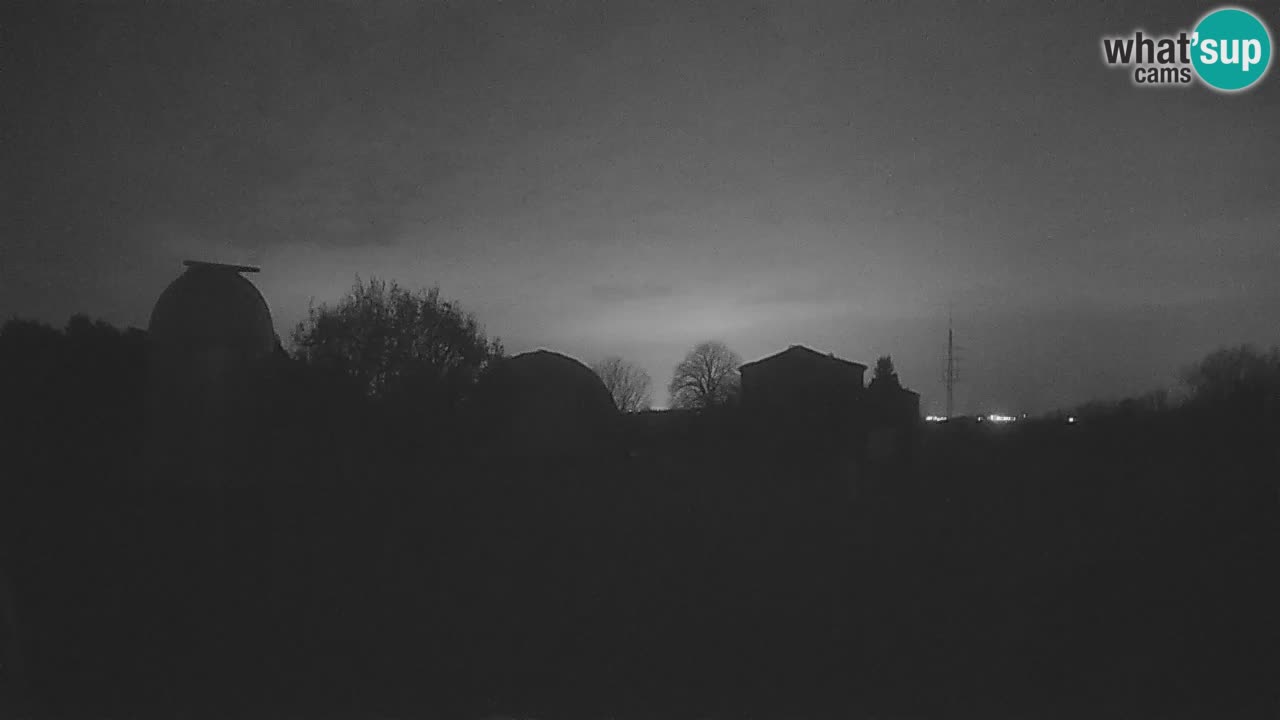 Cámara web en vivo del Observatorio de Višnjan: explora el cielo, los asteroides, cometas y meteoroides