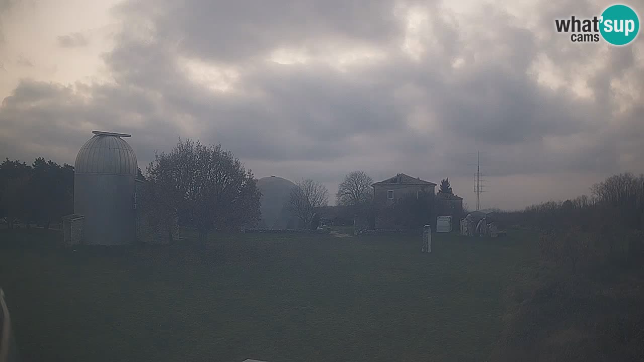 Cámara web en vivo del Observatorio de Višnjan: explora el cielo, los asteroides, cometas y meteoroides