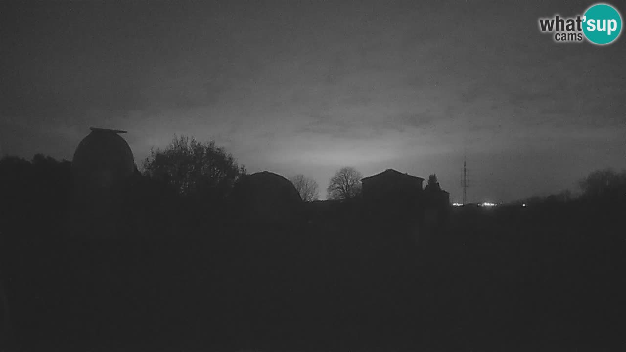 Višnjan-Observatorium Live Webcam – Explore the Sky, Asteroids, Comets, and Meteoroids