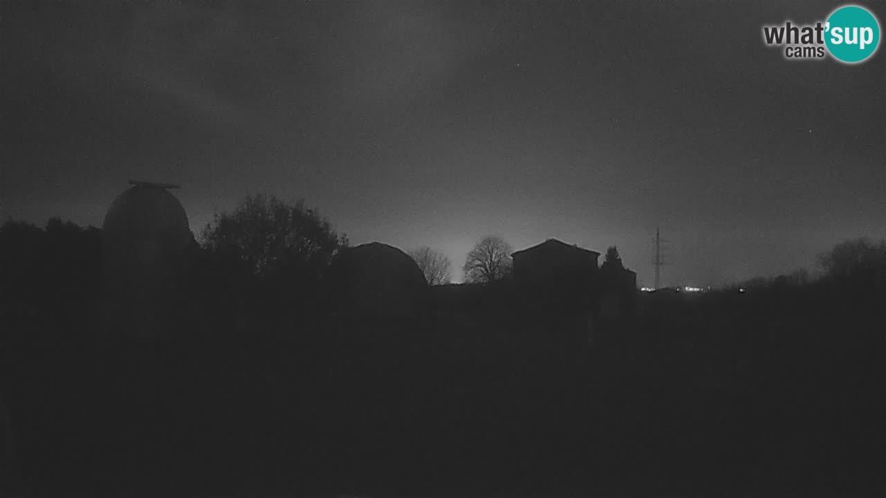Webcam en direct de l’Observatoire de Višnjan – Explorez le ciel, les astéroïdes, les comètes et les météoroïdes