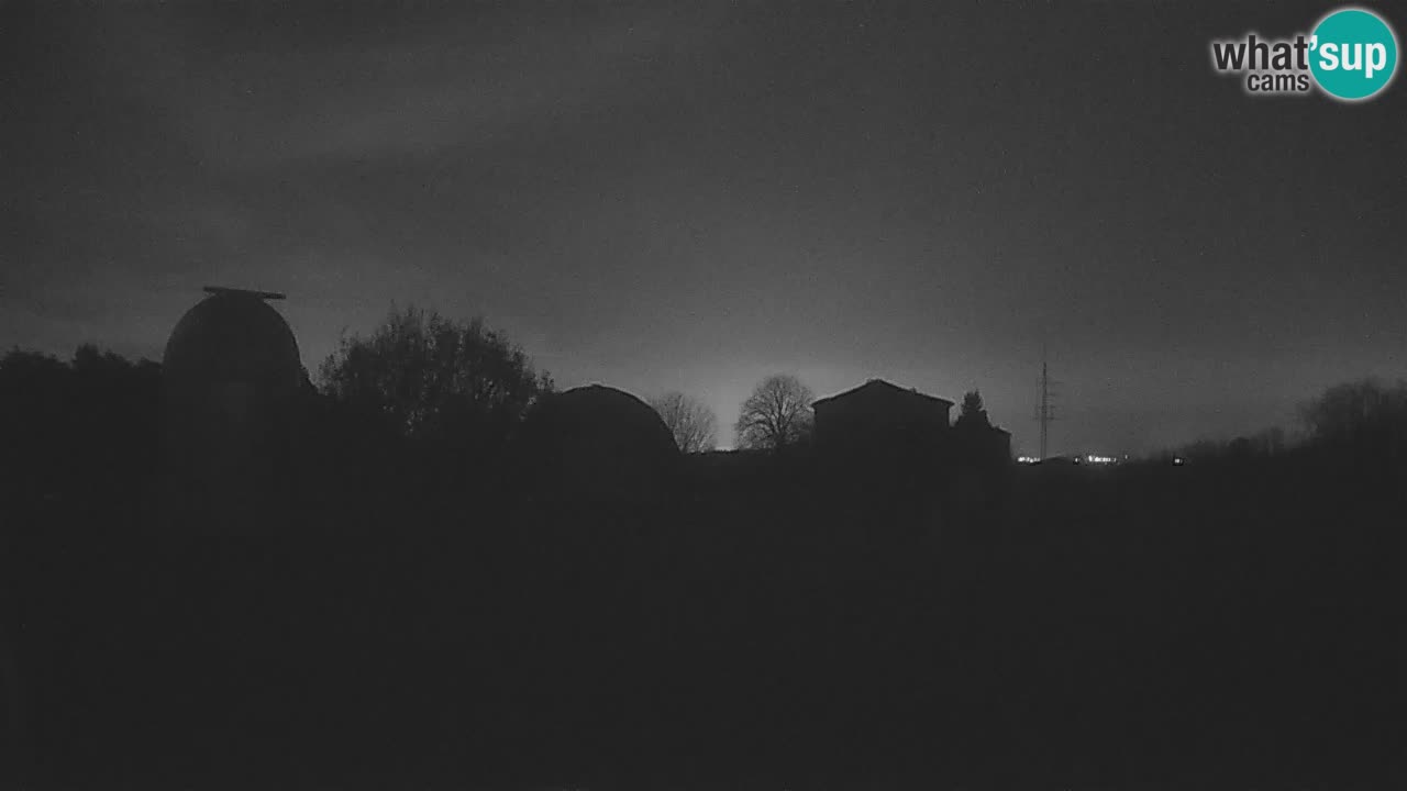 Webcam en direct de l’Observatoire de Višnjan – Explorez le ciel, les astéroïdes, les comètes et les météoroïdes