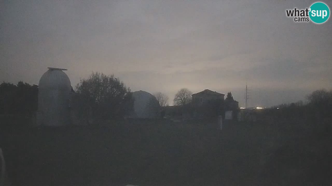 Cámara web en vivo del Observatorio de Višnjan: explora el cielo, los asteroides, cometas y meteoroides