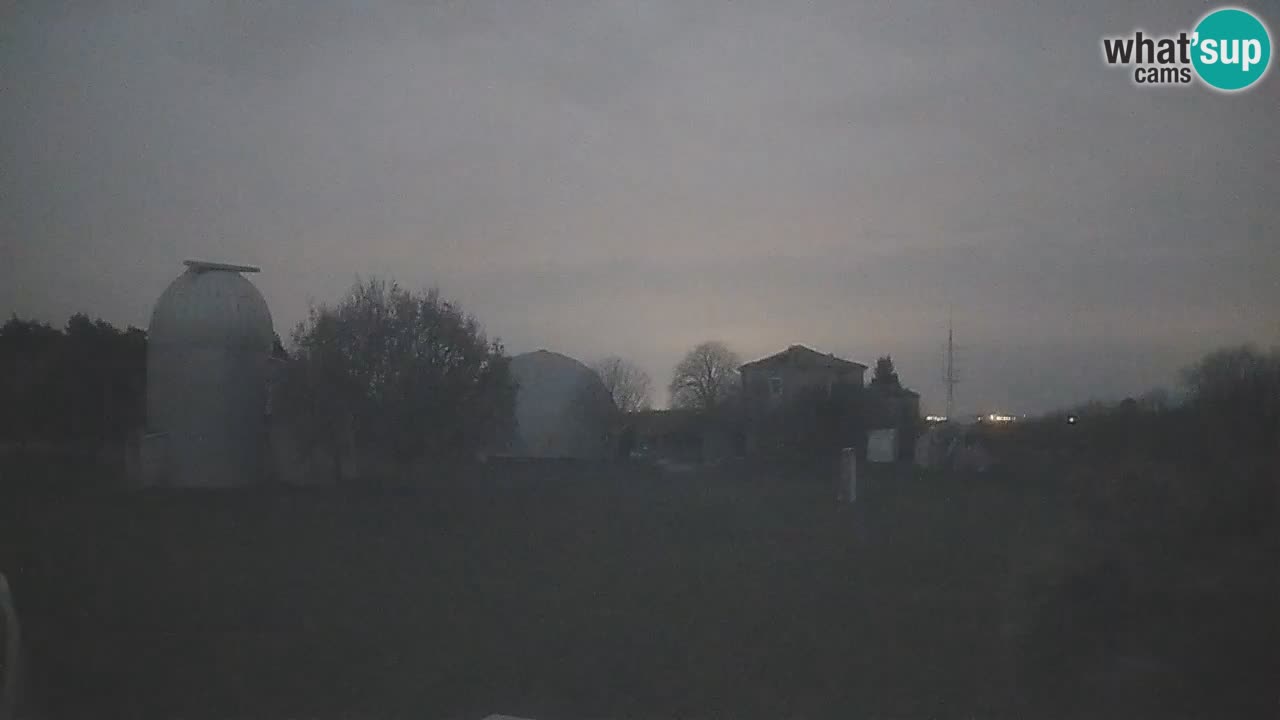 Webcam en direct de l’Observatoire de Višnjan – Explorez le ciel, les astéroïdes, les comètes et les météoroïdes