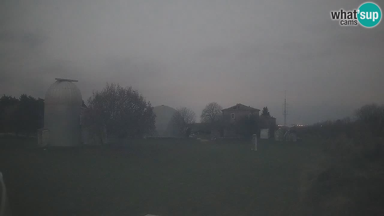 Webcam live dell’Osservatorio di – Esplora il cielo, gli asteroidi, i comete e i meteoroidi.