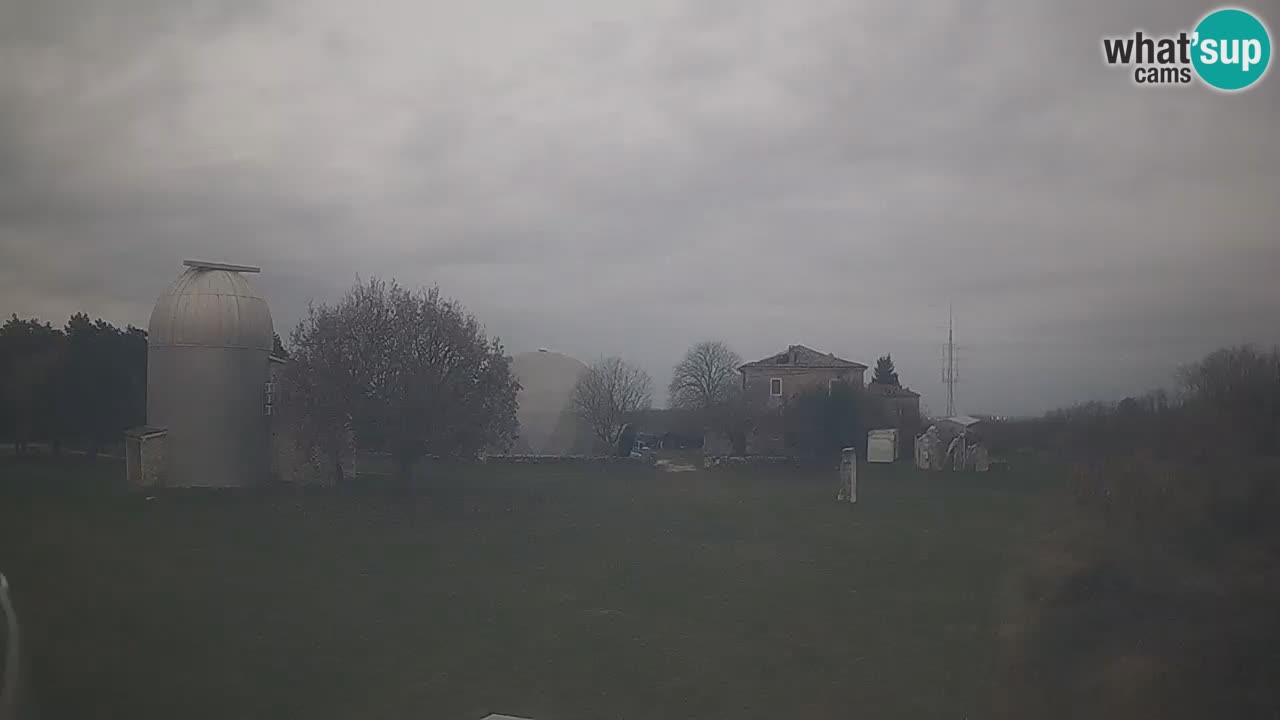 Webcam live dell’Osservatorio di  – Esplora il cielo, gli asteroidi, i comete e i meteoroidi.