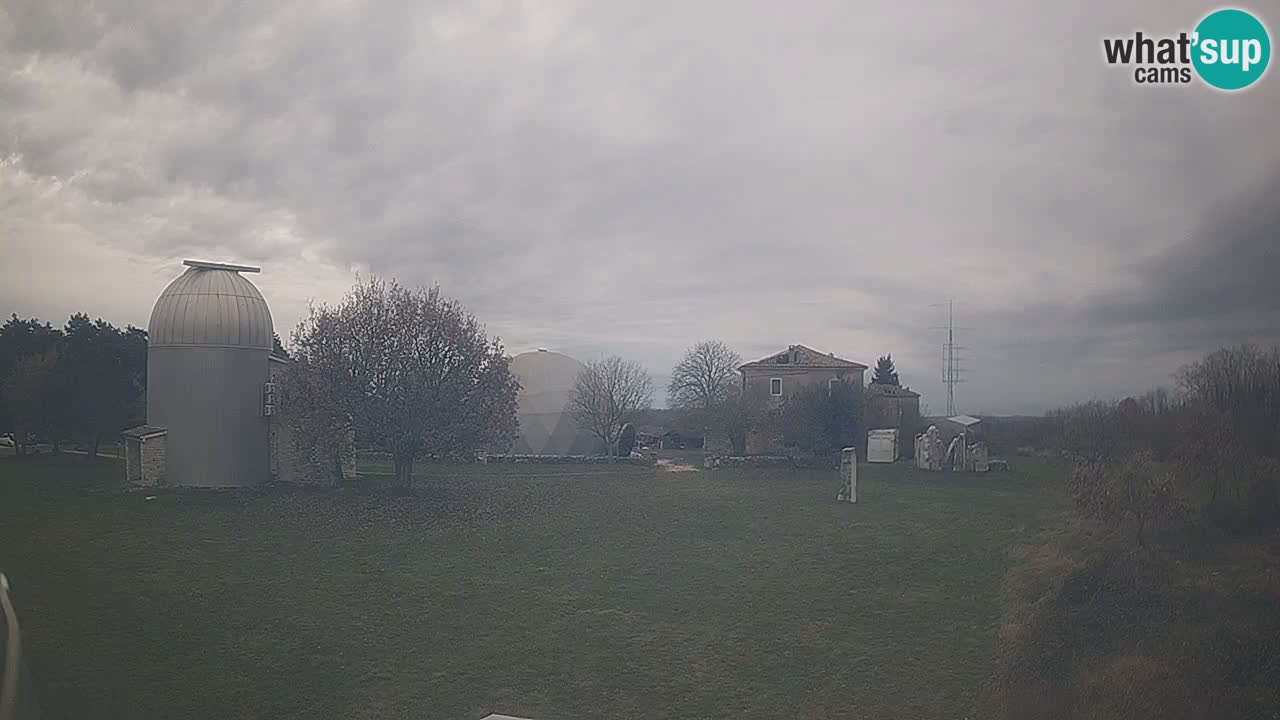 Cámara web en vivo del Observatorio de Višnjan: explora el cielo, los asteroides, cometas y meteoroides