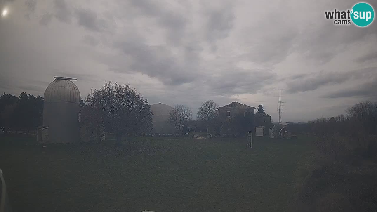 Višnjan-Observatorium Live Webcam – Explore the Sky, Asteroids, Comets, and Meteoroids