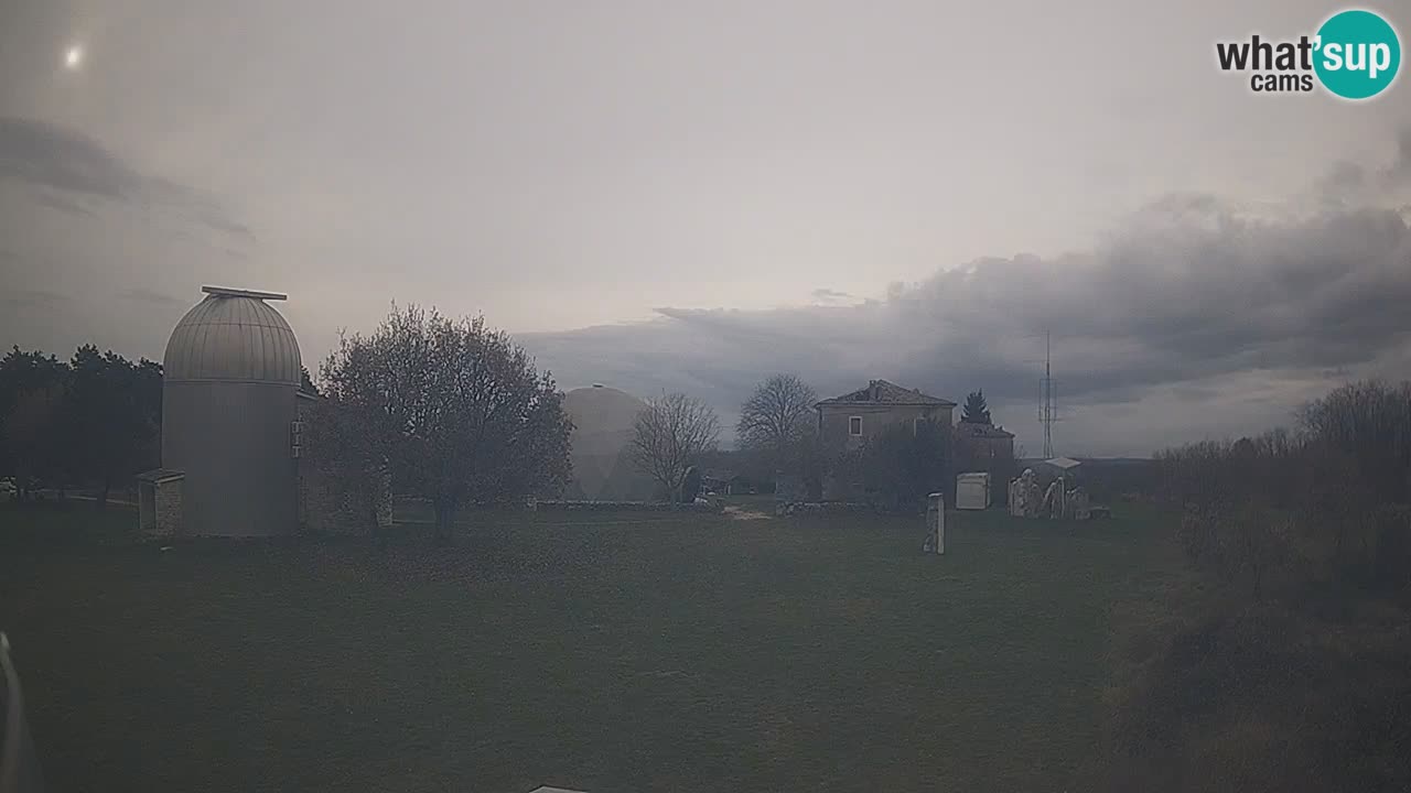 Višnjan Observatory Live Webcam – Explore the Sky, Asteroids, Comets, and Meteoroids