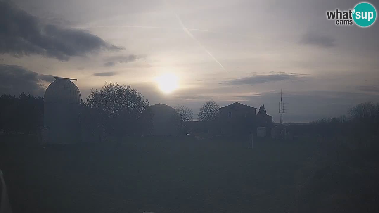 Observatorij Višnjan spletna kamera – Odkrivajte nebo, asteroide, komete in meteorite