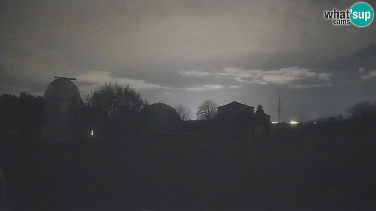 Webcam en direct de l’Observatoire de Višnjan – Explorez le ciel, les astéroïdes, les comètes et les météoroïdes