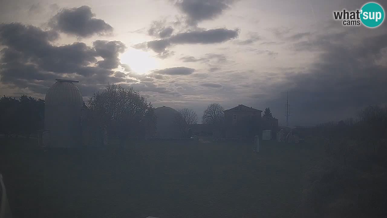 Višnjan-Observatorium Live Webcam – Explore the Sky, Asteroids, Comets, and Meteoroids