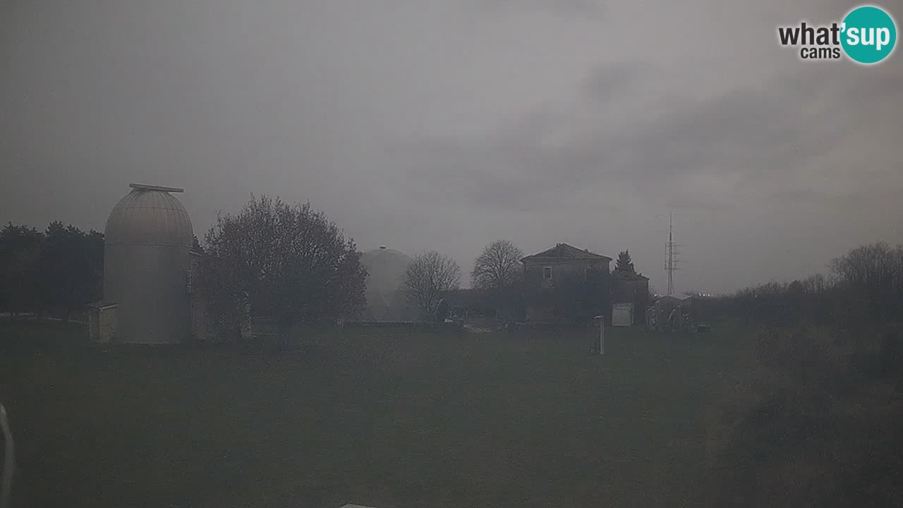 Webcam live dell’Osservatorio di  – Esplora il cielo, gli asteroidi, i comete e i meteoroidi.