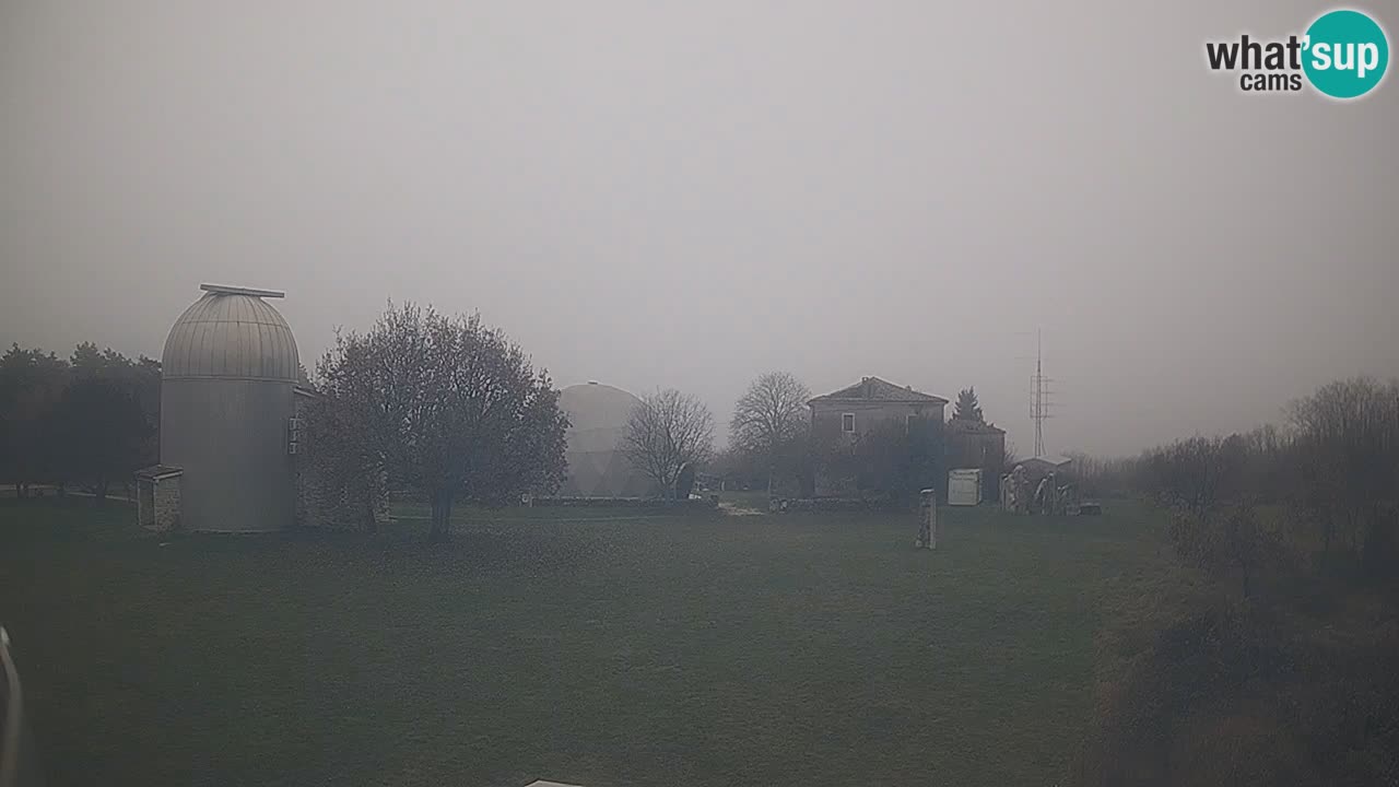 Webcam en direct de l’Observatoire de Višnjan – Explorez le ciel, les astéroïdes, les comètes et les météoroïdes