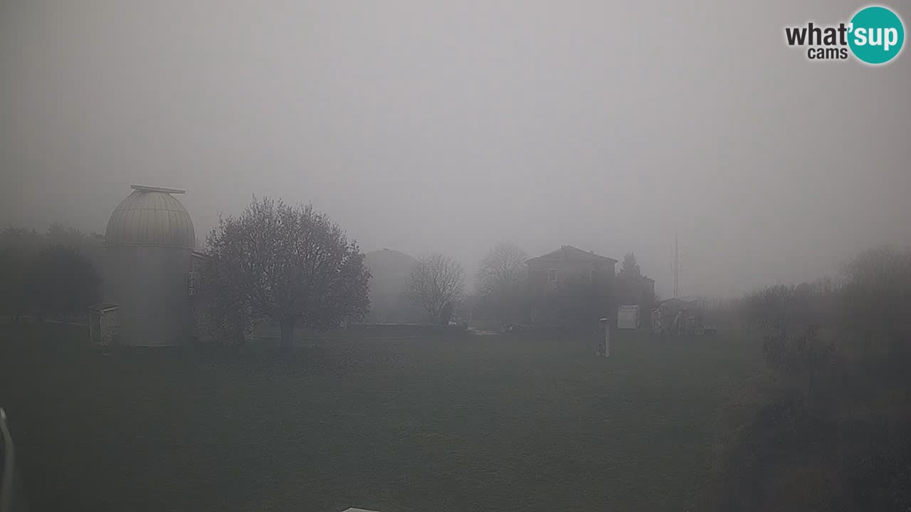 Webcam en direct de l’Observatoire de Višnjan – Explorez le ciel, les astéroïdes, les comètes et les météoroïdes