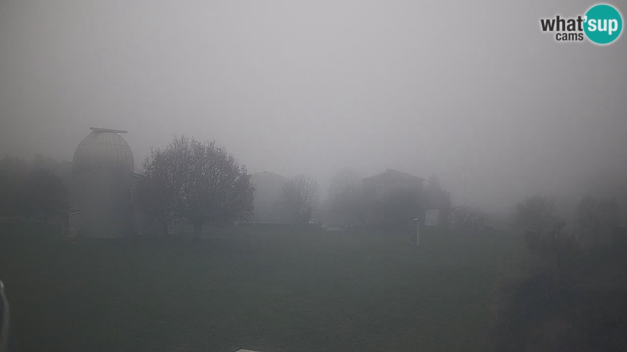 Webcam live dell’Osservatorio di  – Esplora il cielo, gli asteroidi, i comete e i meteoroidi.