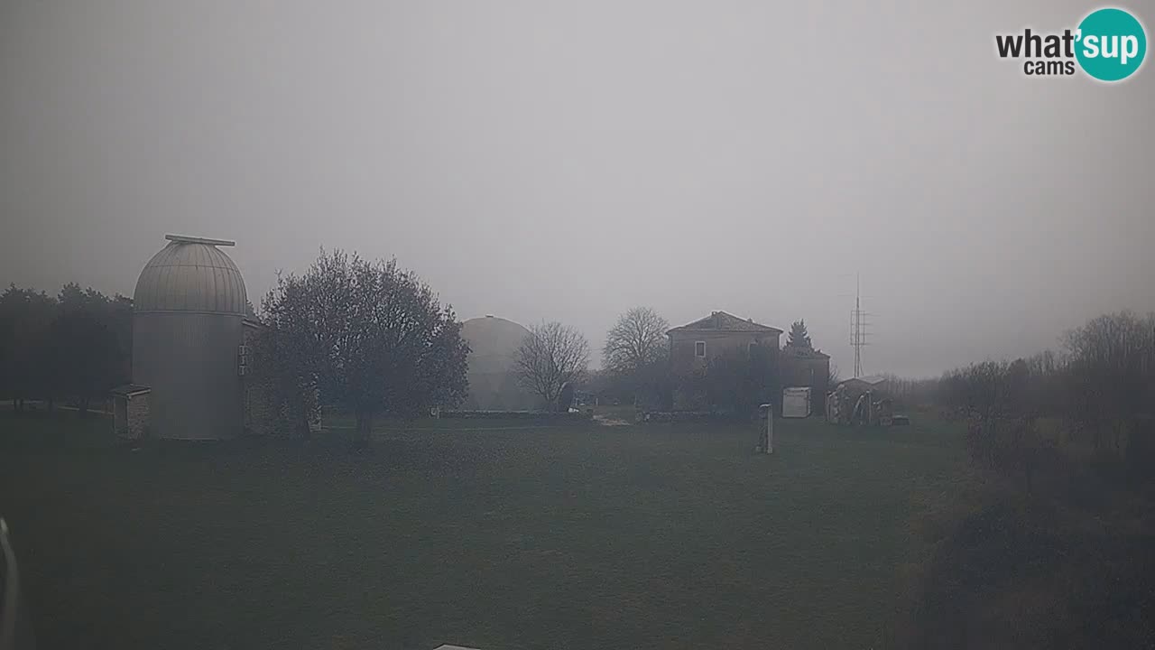 Webcam live dell’Osservatorio di  – Esplora il cielo, gli asteroidi, i comete e i meteoroidi.