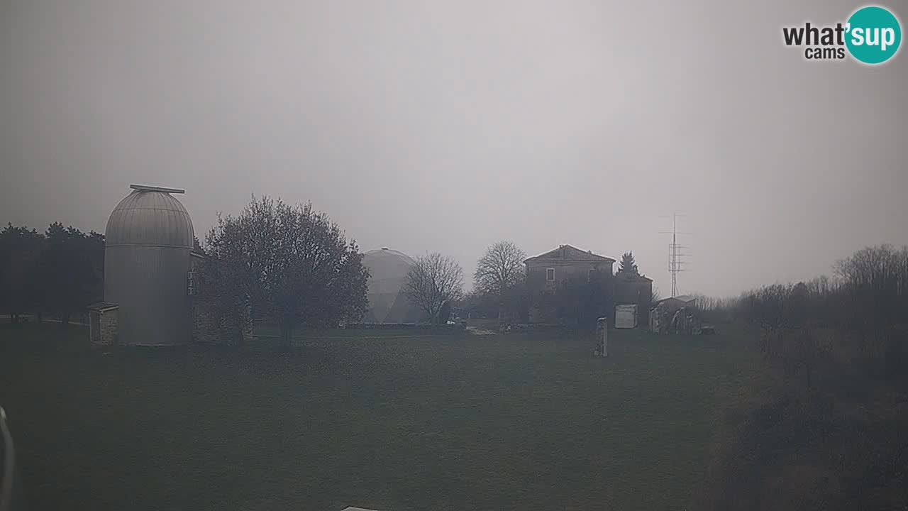 Webcam live dell’Osservatorio di – Esplora il cielo, gli asteroidi, i comete e i meteoroidi.