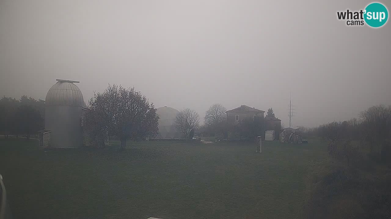 Webcam en direct de l’Observatoire de Višnjan – Explorez le ciel, les astéroïdes, les comètes et les météoroïdes