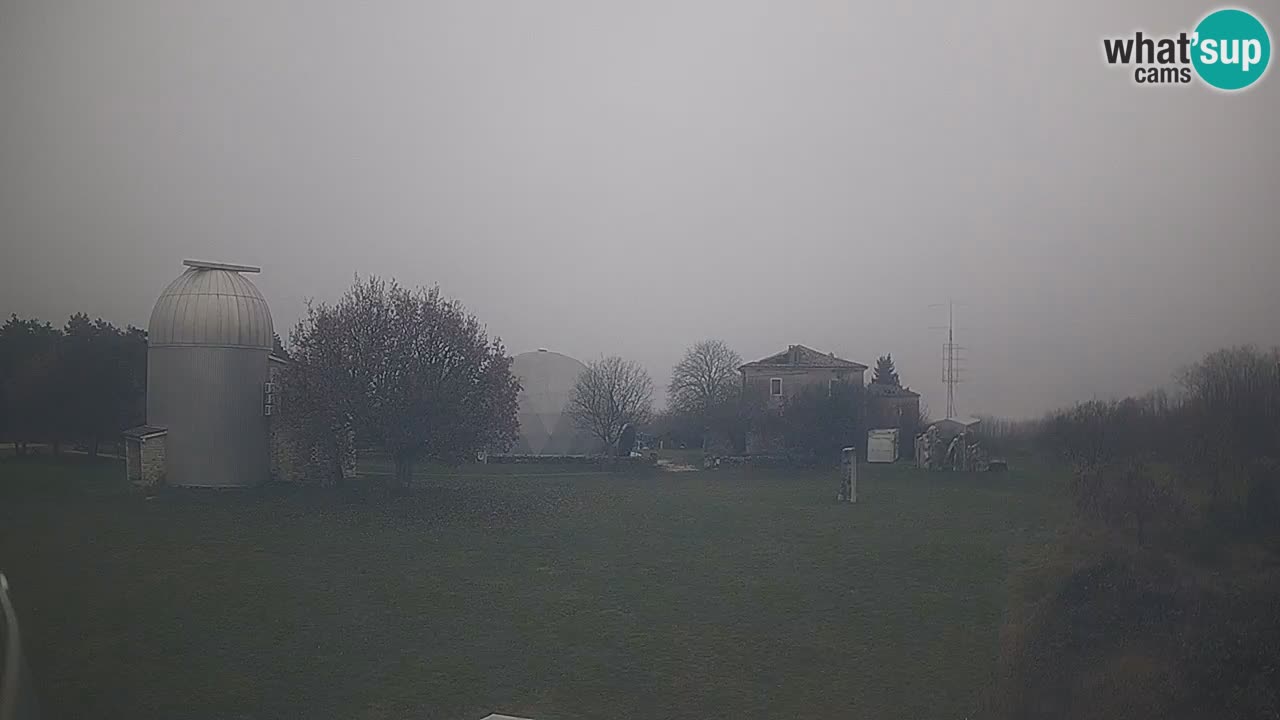 Webcam live dell’Osservatorio di  – Esplora il cielo, gli asteroidi, i comete e i meteoroidi.