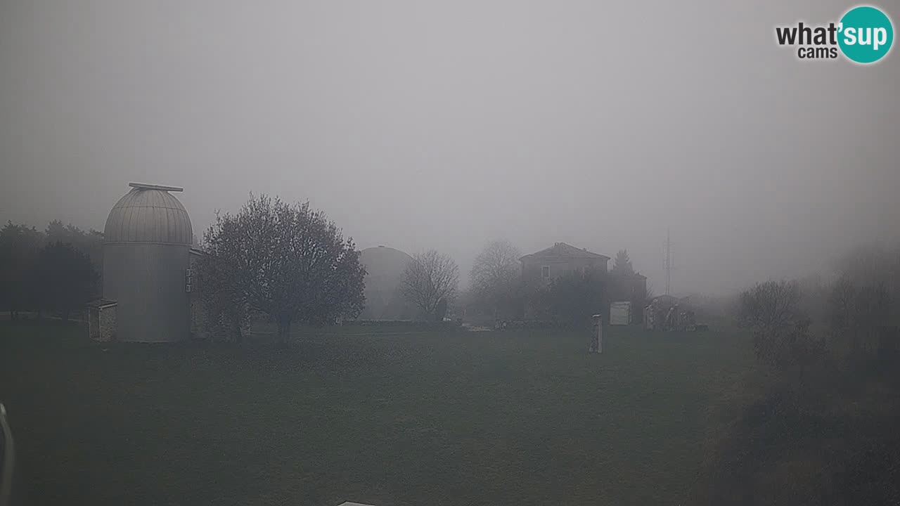 Webcam en direct de l’Observatoire de Višnjan – Explorez le ciel, les astéroïdes, les comètes et les météoroïdes