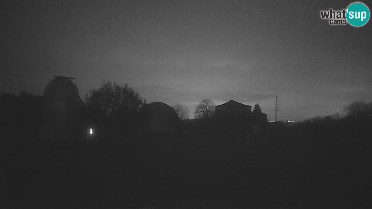 Cámara web en vivo del Observatorio de Višnjan: explora el cielo, los asteroides, cometas y meteoroides