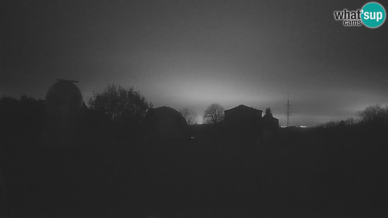 Webcam en direct de l’Observatoire de Višnjan – Explorez le ciel, les astéroïdes, les comètes et les météoroïdes