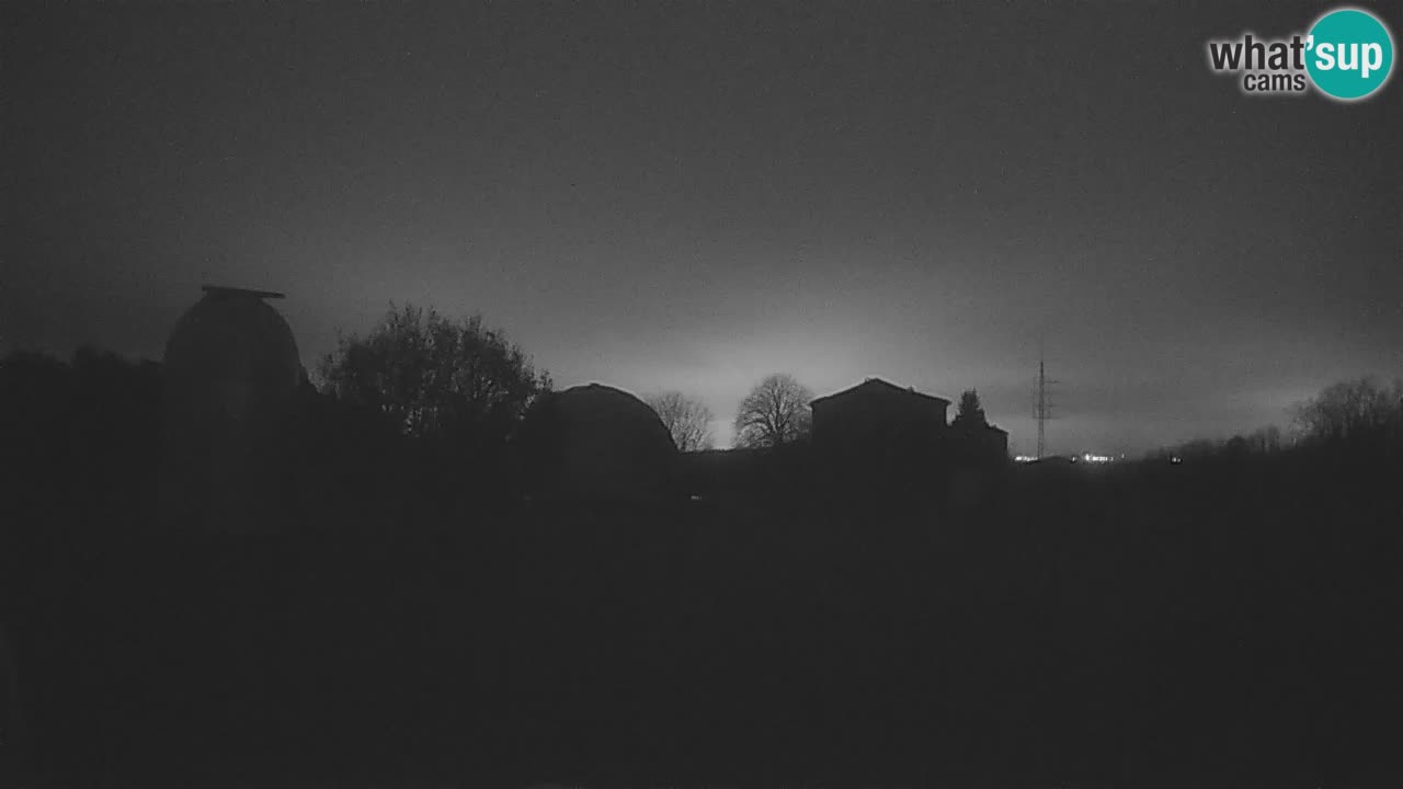 Webcam en direct de l’Observatoire de Višnjan – Explorez le ciel, les astéroïdes, les comètes et les météoroïdes