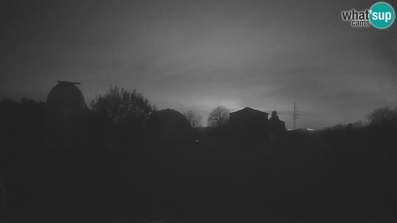 Višnjan-Observatorium Live Webcam – Explore the Sky, Asteroids, Comets, and Meteoroids